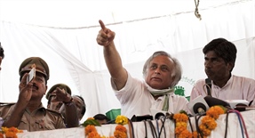 While Jairam Ramesh tells states to speed up land reform measures, PM Singh will meet leaders of Jan Satyagraha this wk