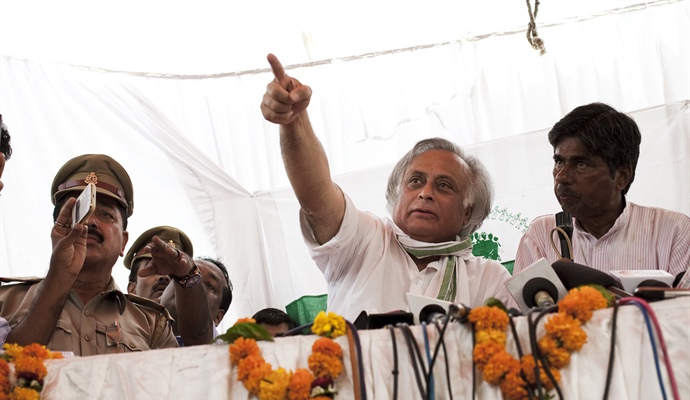 While Jairam Ramesh tells states to speed up land reform measures, PM Singh will meet leaders of Jan Satyagraha this wk