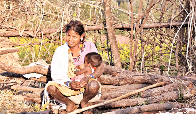 Focus on the villages : the new strategy of Ekta Parishad for sustainable social justice / Focus sur les villages : la nouvelle stratégie d'Ekta Parishad pour une justice sociale durable / Fokus auf d