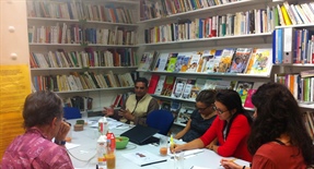 Ransingh Parmar's meeting with four French NGOs / La réunion de Ransing Parmar avec quatre ONGs françaises