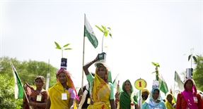 Indian Goverment proposes a national land reform together with the task force set up after Jan Satyagraha