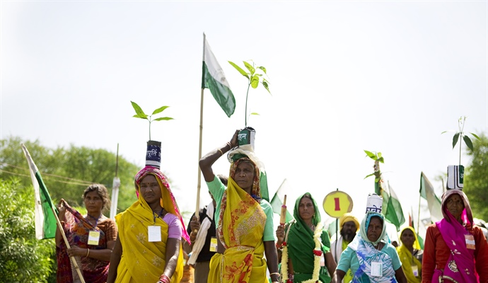 Indian Goverment proposes a national land reform together with the task force set up after Jan Satyagraha